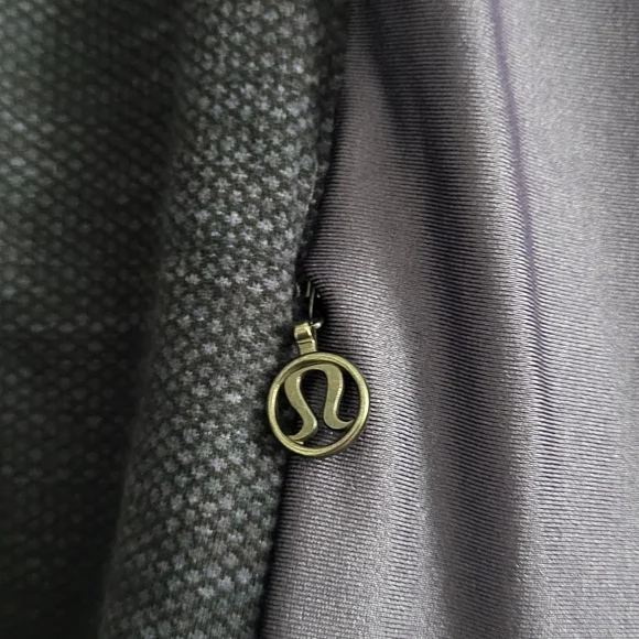Lululemon Athletica Emerge Renewed  Women's Purple Jacket - 6 - Picture 4 of 4